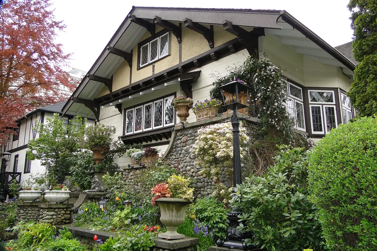 A character house with a garden in Kitsilano, Vancouver